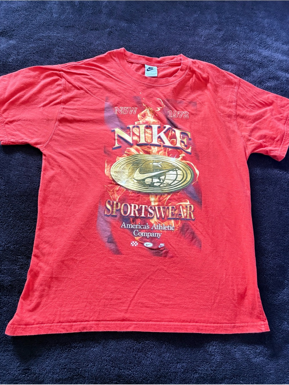 Nike Sportswear vintage Y2K America’s Athletic Company red tee shirt medium